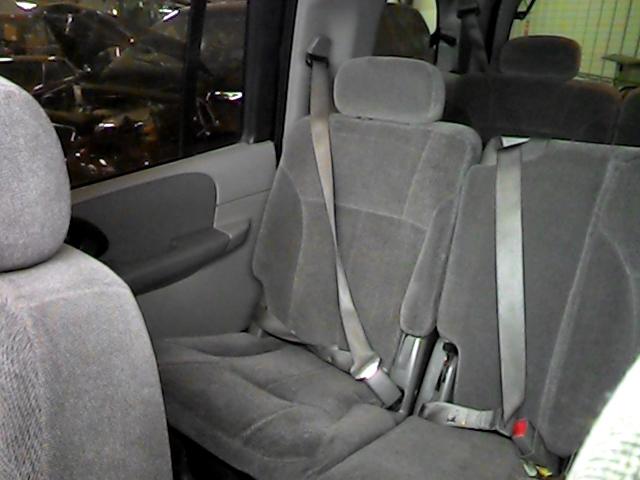 2004 chevy trailblazer ext rear seat belt & retractor only 2nd row right gray