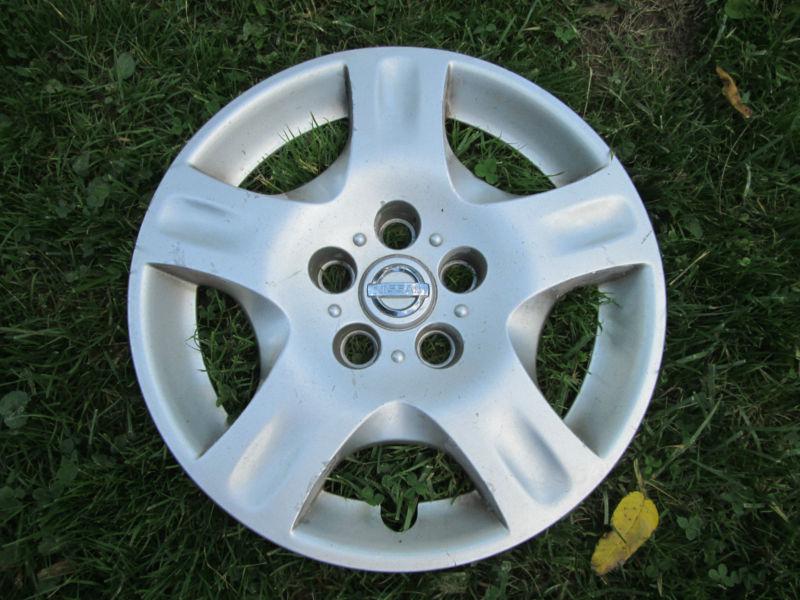 Nissan altima hubcap used oem 2002-04 16 inch rim