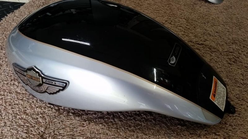 Harley v-rod 100th anniversary tank cover and fenders