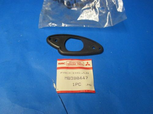 Packing outside radio antenna mount,new,n.o.s.dodge colt+mirage mb398447