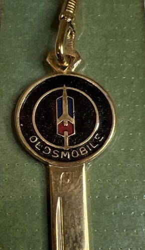 Colorcrest oldsmobile key blank / key chain / 1967 / gm car / vintage / carded