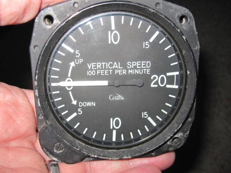 Cessna s1392-n2 vertical speed indicator