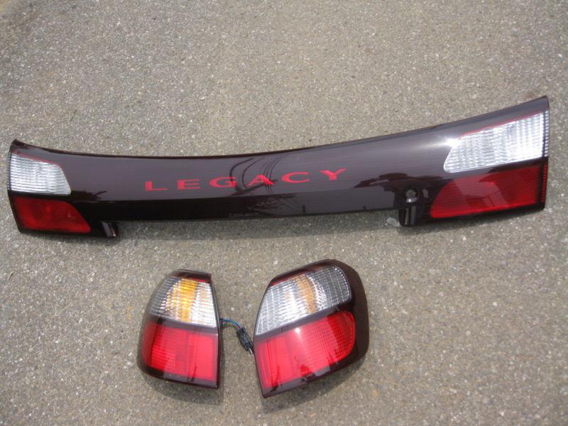 Jdm subaru legacy  wagon bh5 bh9  tial light with center garnish oem