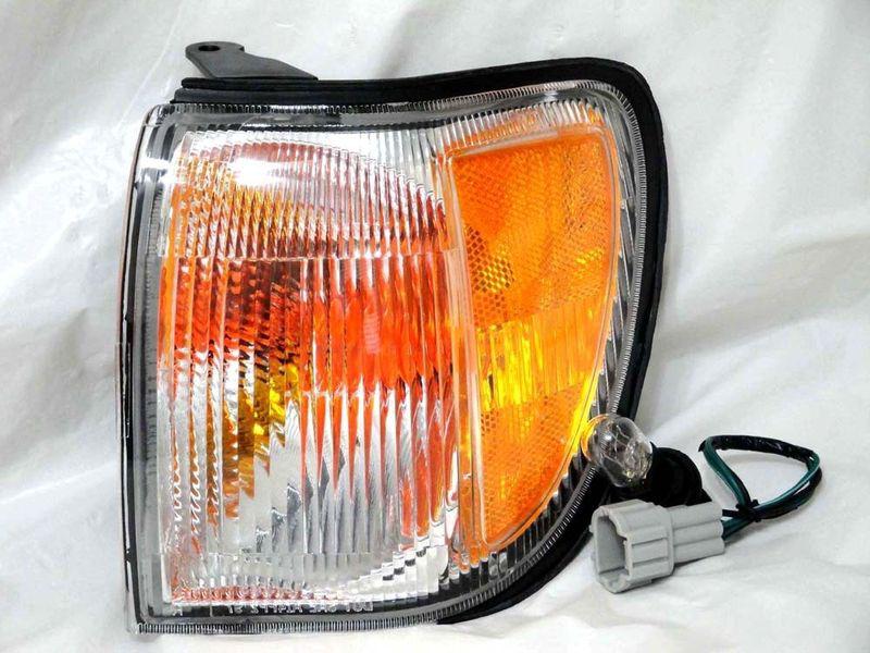 Nissan 99-04 pathfinder corner turn signal parking light lamp l h w/bulb new