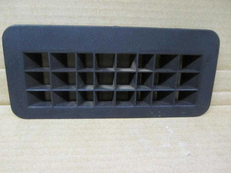 Jaguar xj6 xj 6 85 1985 vent cover oe # bd46163