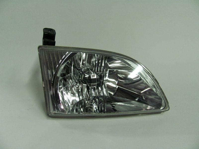 01 02 03 toyota sienna right headlight nice!