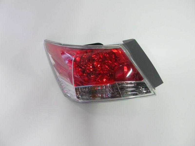 08 09 2010 2011 2012 honda accord oem left tail light nice!