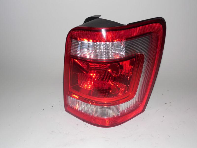 08 09 2010 2011 2012 ford escape oem right tail light nice!