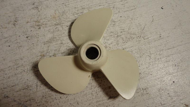 New johnson/evinrude omc 8 x 5.5 aluminum left hand propeller outboard prop p107