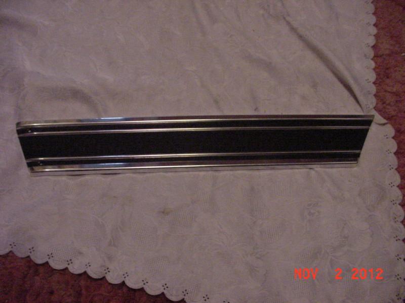 Nos gm 1969-72 chevrolet blazer fleetside  rh panel lower rear moulding