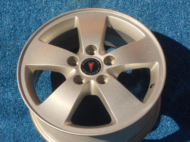 Pontiac grand prix 05 - 08 16" 1 factory alloy wheel - silver painted finish