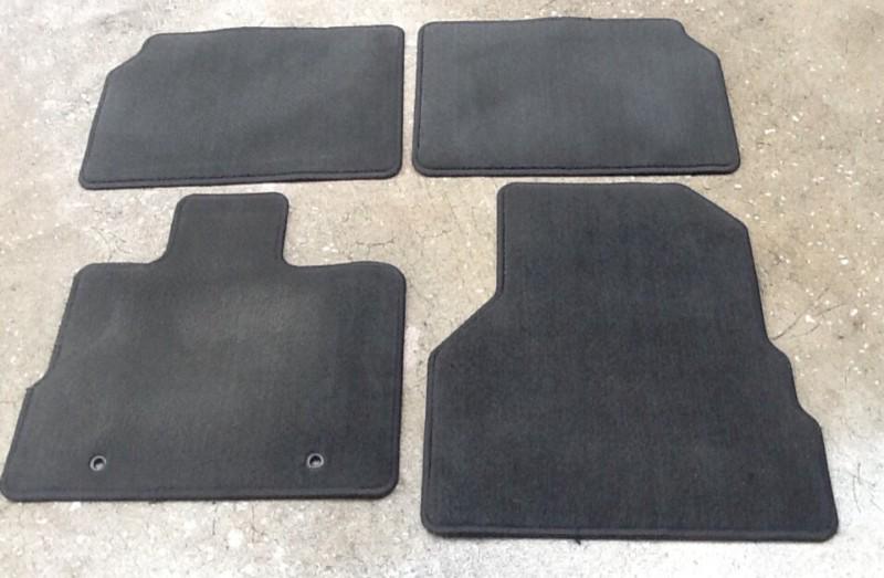 2010 2012 chevy equinox  floor mats black used