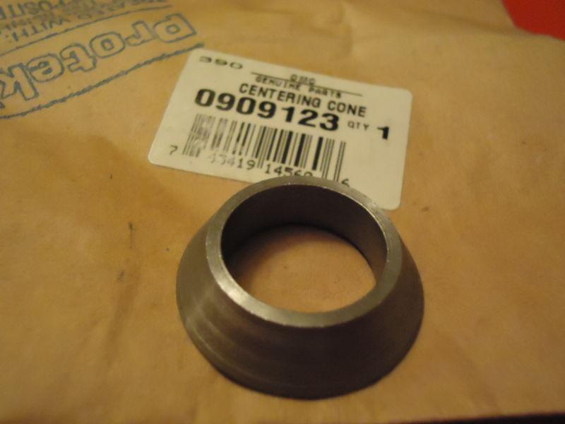 Omc sterndrive outdrive  centering cone 909123