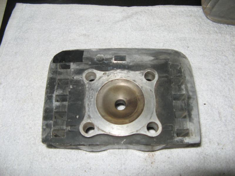 1973-75 yamaha rd 250 engine head r side