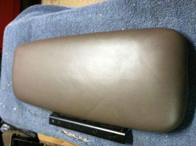 98,99,00,01,02 lincoln continental center console lid / armrest