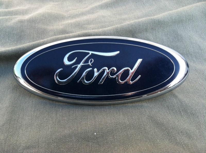 2001-02 ford ranger oem front grille emblem