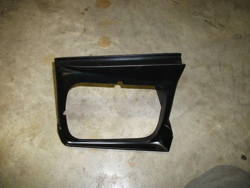 85-90 firebird trans am pass.headlight bezel 