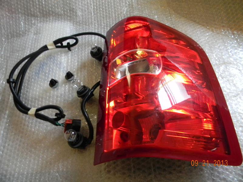 Chevy 2500 pickup rh tail light ,used. nice! u.s sales only