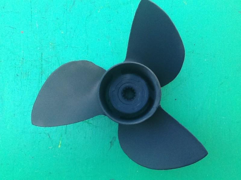 Evinrude/johnson  propeller 13 3/4x15 #391198   13 spline