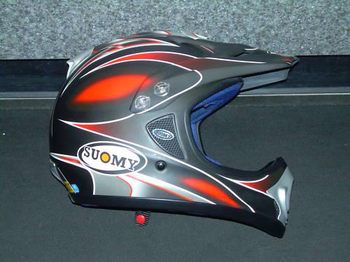 Suomy spectre off road helmet matte black & red medium