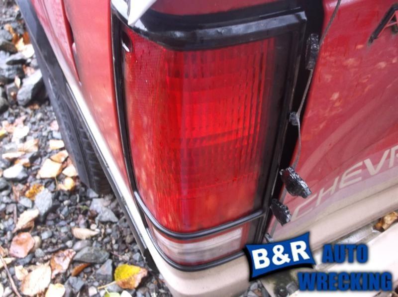 Left taillight for 85 86 87 88 89 90 91 92 93 94 s10 blazer ~ black bezel