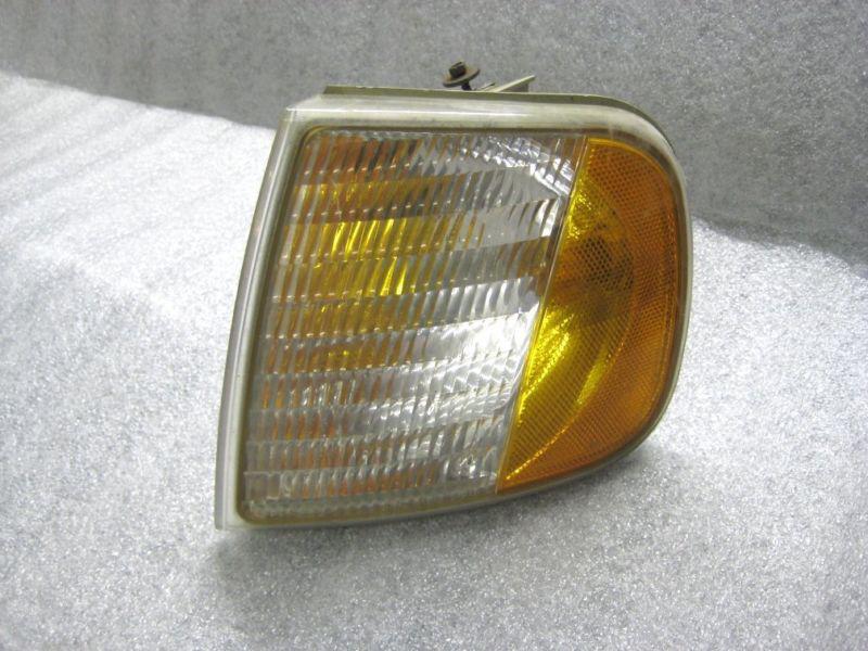 Ford f 150 left turn signal / marker light oem 97-03 driver's side