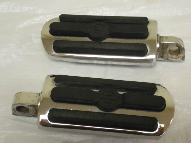 Harley davidson bar & shield chrome & rubber small foot pegs 