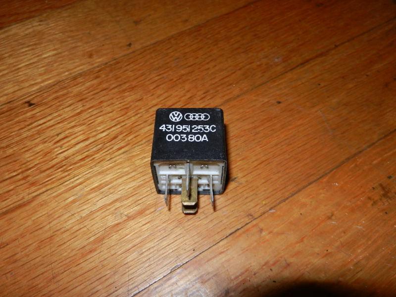 Vw/audi oxygen sensor relay module 431951253c 