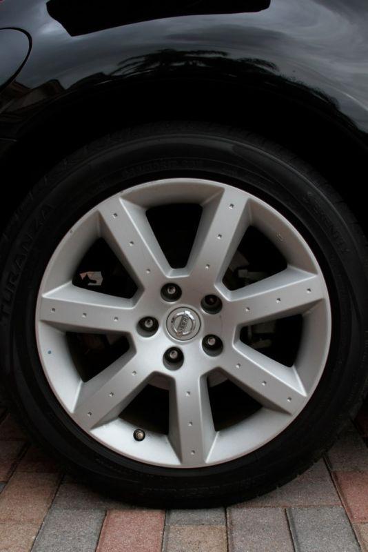 Nissan 350z alloy wheel rim 17"