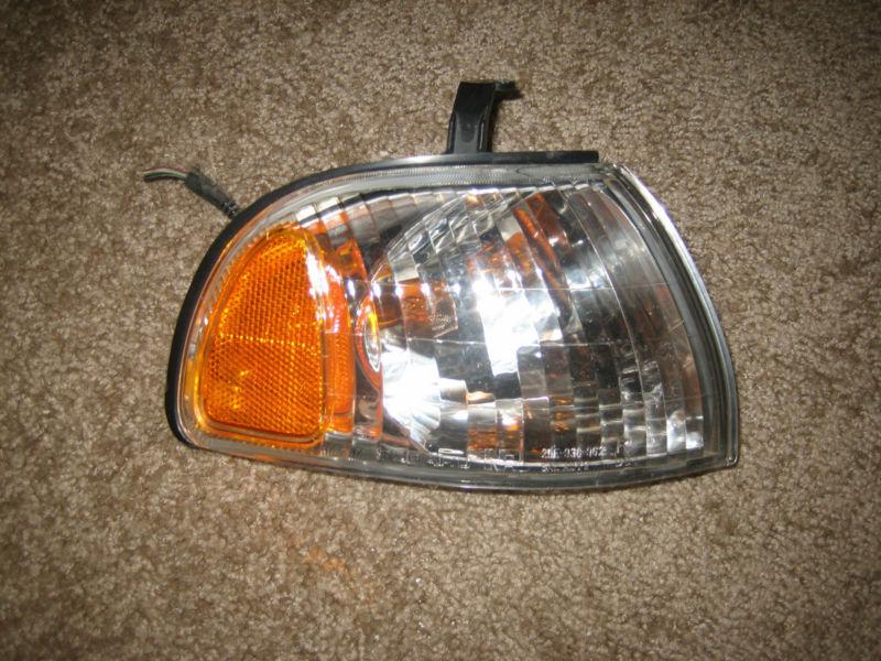 98-99 subaru legacy  right passenger turn corner signal light oem rh 98 99