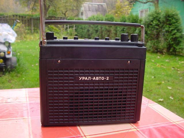 Vintage soviet russian ussr removable car radio with key ural-auto 2 fm/am/lw/sw