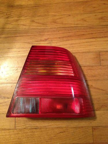 00 01 02 03 vw jetta tail light - right rear - oem