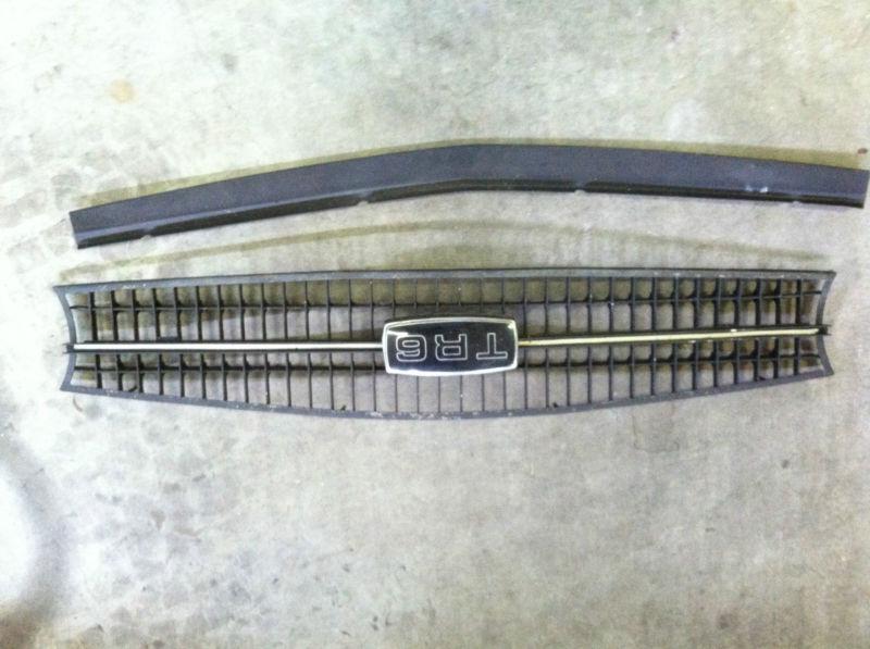 1971 triumph tr6 grill (oem)