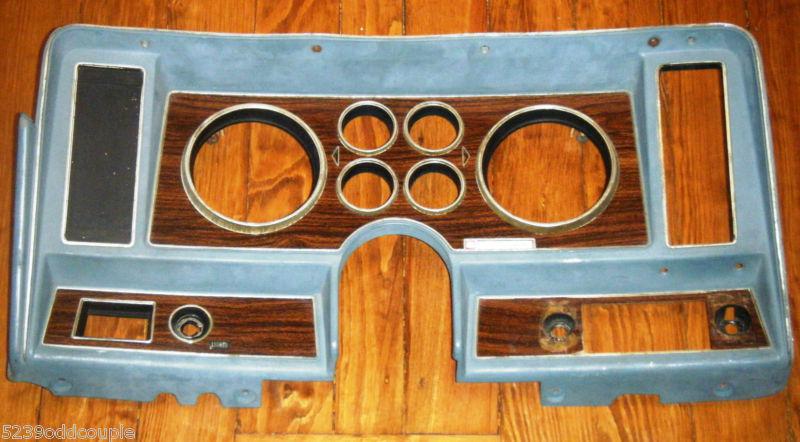 77 78 79 pontiac ventura / phoenix dash instrument bezel round guage blue non-ac