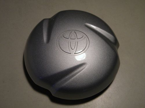 Fits some 2000-2007 toyota tundra tacoma tundra center cap 42603-0c010, silver