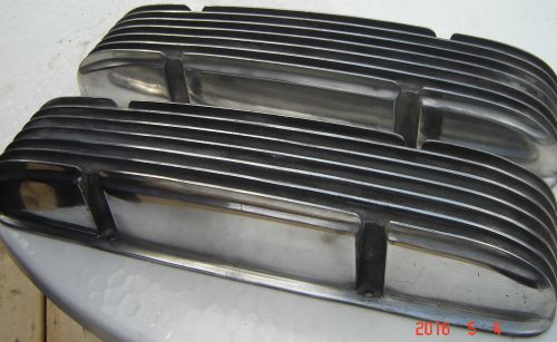 Vintage finned 1955-1959 sbc valve covers, cal custom copy. staggered bolt cool