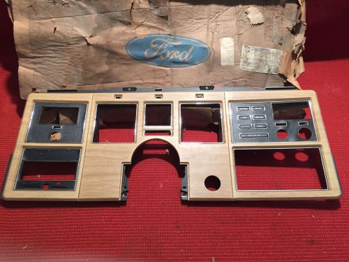 1975 lincoln wood grain dash panel