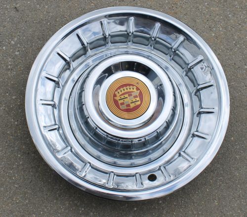 1956  56 cadillac hubcap wheel cover