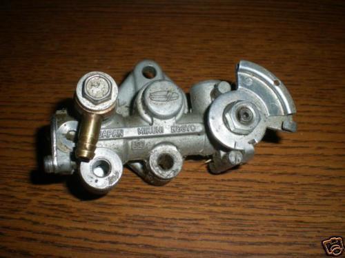 Nos kawasaki oil pump 1971-1973  f7 16082-029