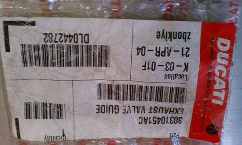 Ducati oem exhuast valve guide 749r 749 r new  30310451ac