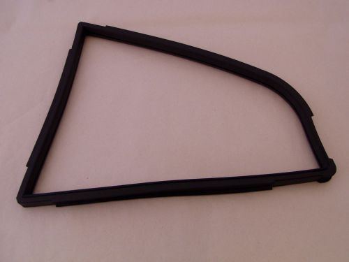 Datsun 240z 260z 280z 1970-78 quarter window glass seal rubber weatherstrip 032