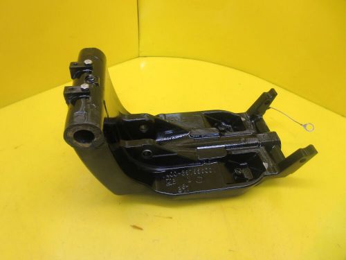 Oem 12 mercury outboard optimax dfi 225 3.0l v6 swivel tube bracket assembly