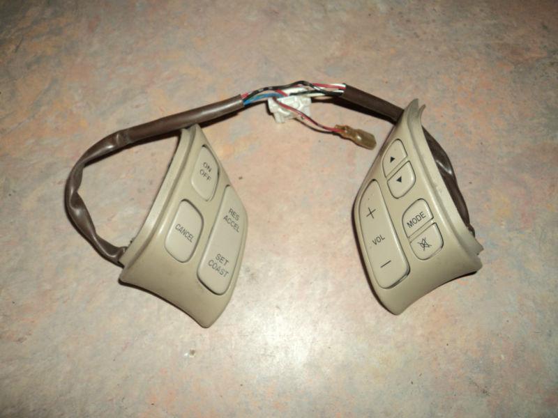 2004 - 2006 mazda mpv >>steering wheel controls>> cruise / stereo controls> look