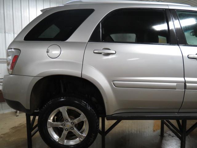 2007 chevy equinox 93049 miles rear or back door right