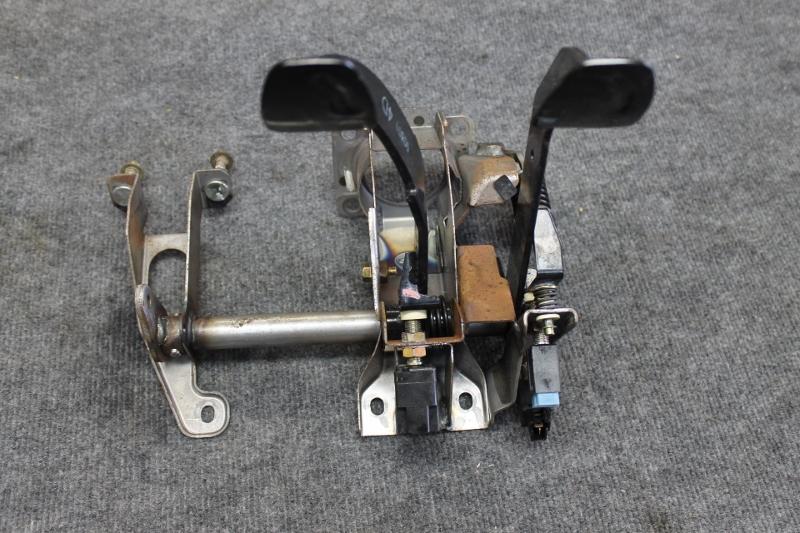 2007 subaru impreza wrx oem brake and clutch pedal assembly 04 05 06 07