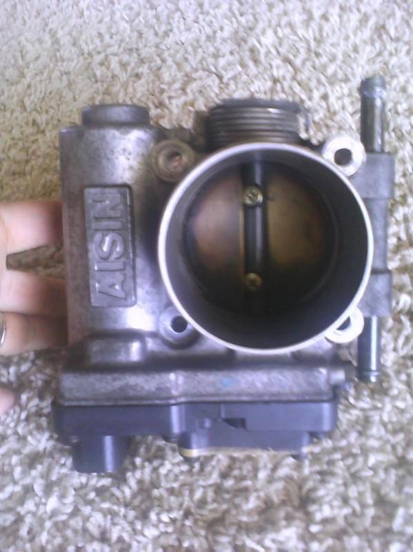 00 01  isuzu trooper throttle body complete with throttle positioning sensor 