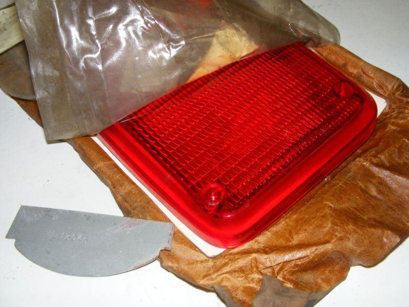 1978-93dodge van tail light lens rh nos 4057972 79 80 81 82 83 84 85 86 87 88 89