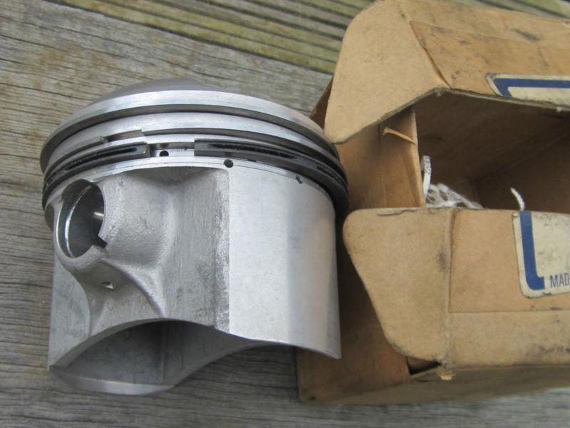 Bsa b44gp slipper piston b44 .