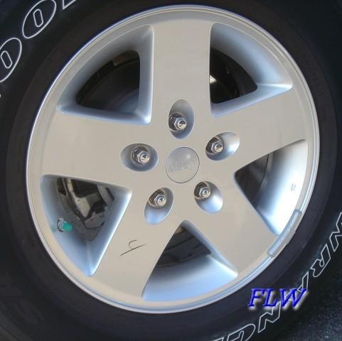 Sell Like New! All 5 OEM Jeep JK 17'' wheels at a fantastic price. in