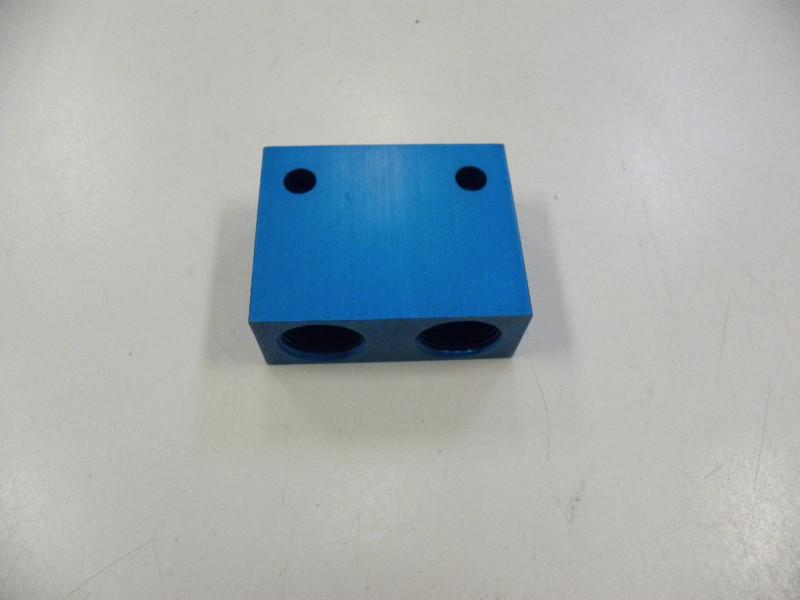 Steeda parallel fuel block 555-3091